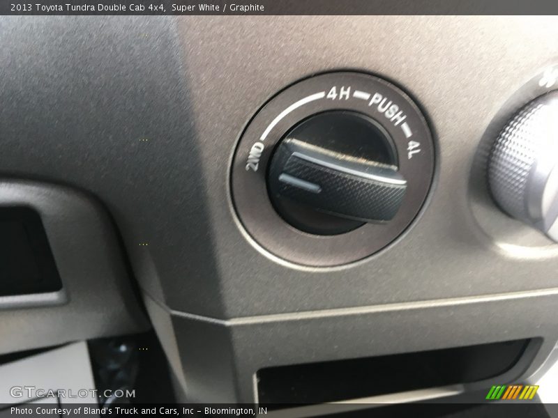 Super White / Graphite 2013 Toyota Tundra Double Cab 4x4