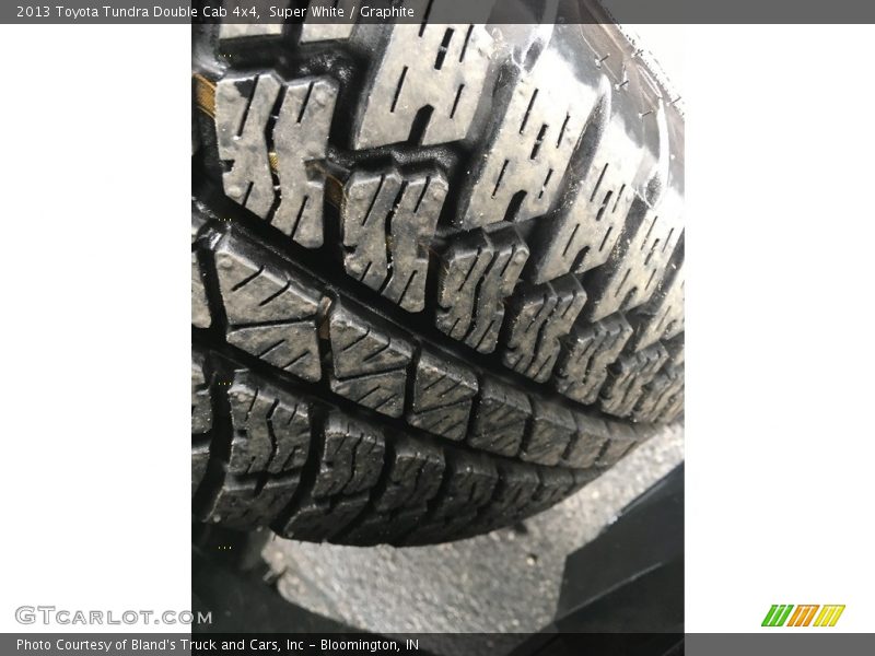 Super White / Graphite 2013 Toyota Tundra Double Cab 4x4