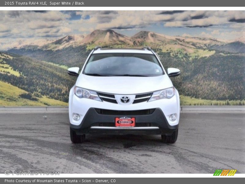 Super White / Black 2015 Toyota RAV4 XLE