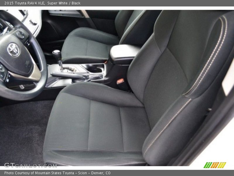 Super White / Black 2015 Toyota RAV4 XLE