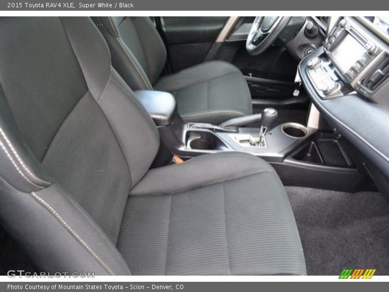 Super White / Black 2015 Toyota RAV4 XLE