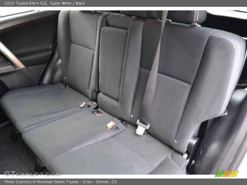 Super White / Black 2015 Toyota RAV4 XLE