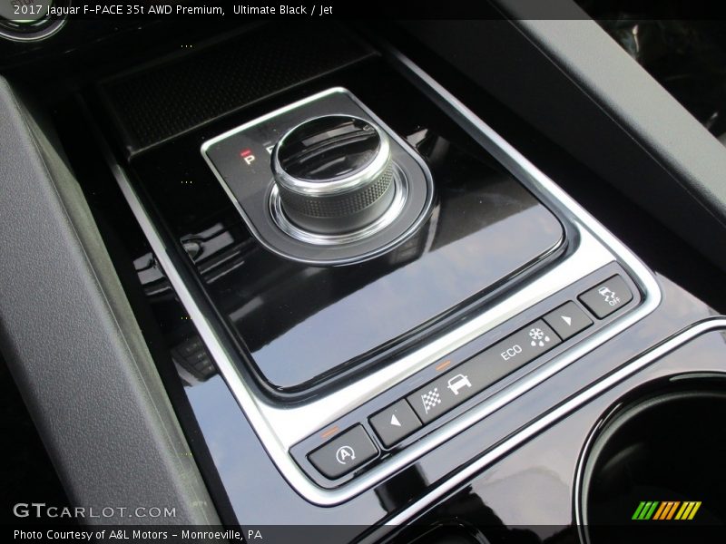 Ultimate Black / Jet 2017 Jaguar F-PACE 35t AWD Premium