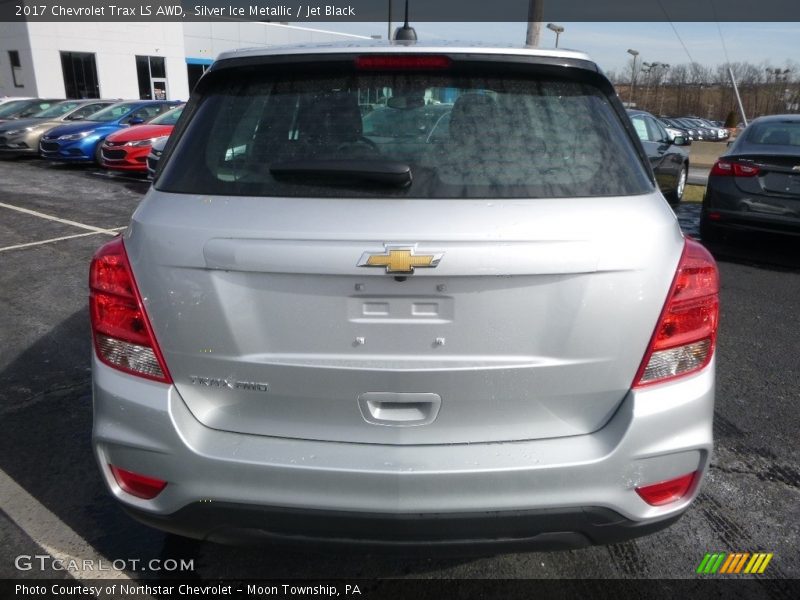 Silver Ice Metallic / Jet Black 2017 Chevrolet Trax LS AWD