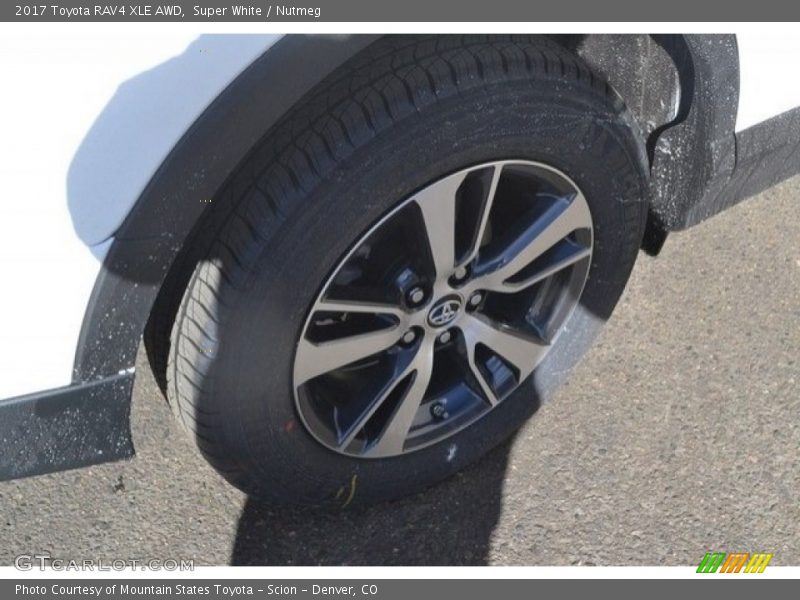 Super White / Nutmeg 2017 Toyota RAV4 XLE AWD