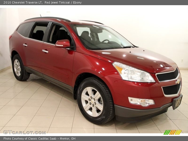 Front 3/4 View of 2010 Traverse LT