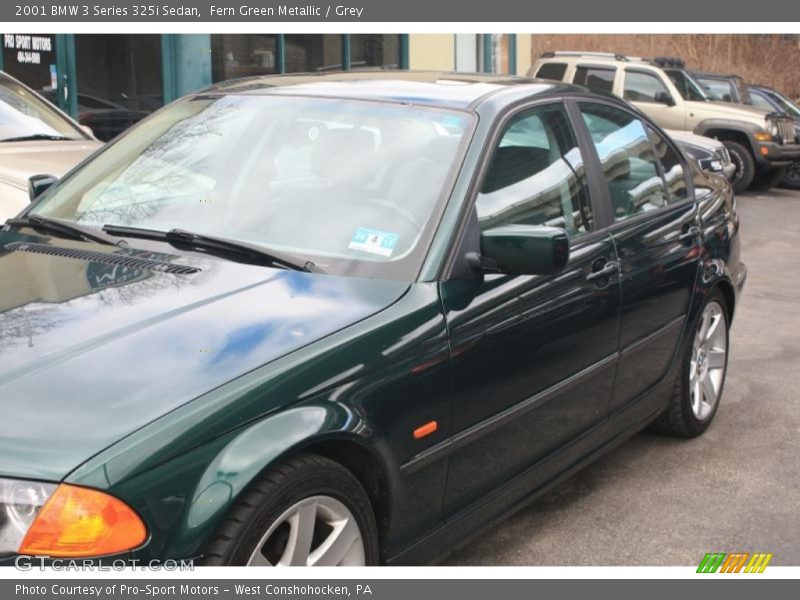 Fern Green Metallic / Grey 2001 BMW 3 Series 325i Sedan