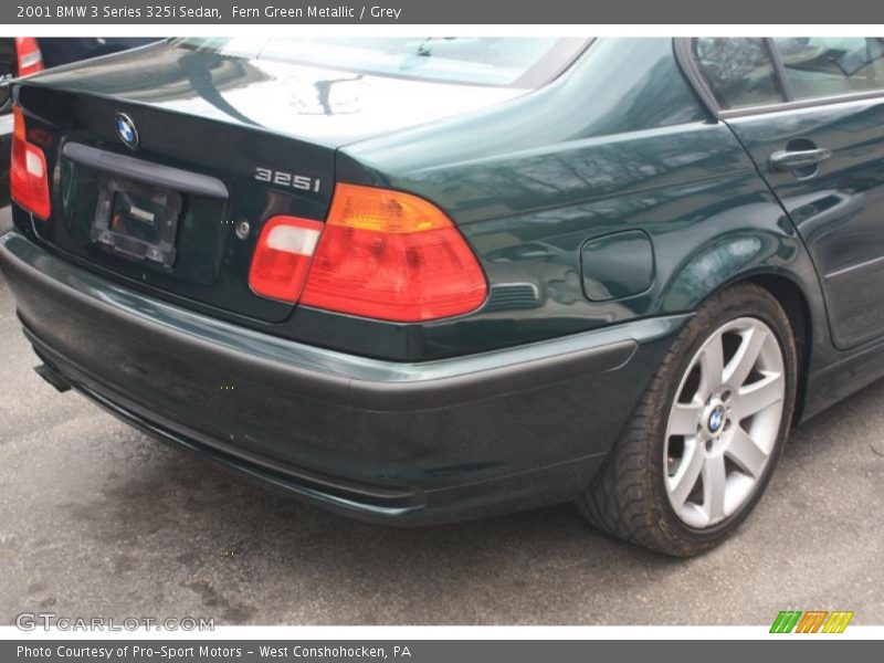 Fern Green Metallic / Grey 2001 BMW 3 Series 325i Sedan