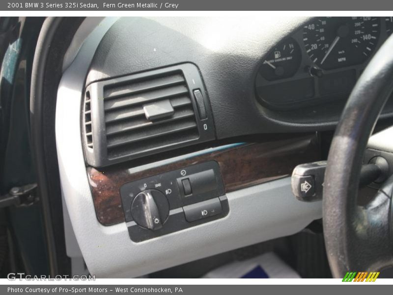 Fern Green Metallic / Grey 2001 BMW 3 Series 325i Sedan