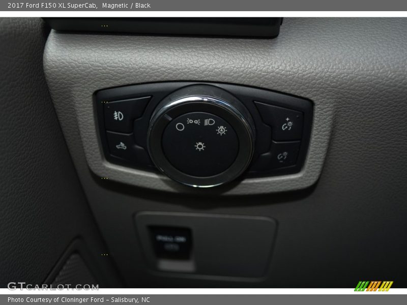 Magnetic / Black 2017 Ford F150 XL SuperCab