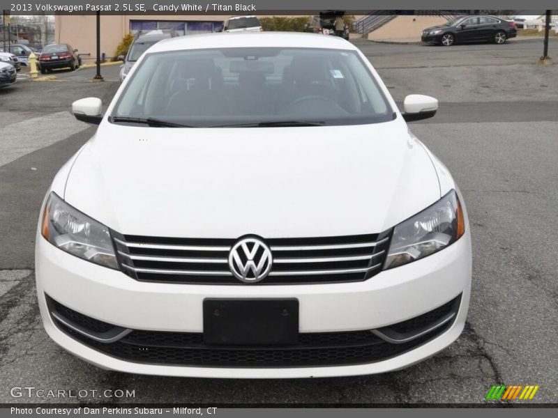 Candy White / Titan Black 2013 Volkswagen Passat 2.5L SE