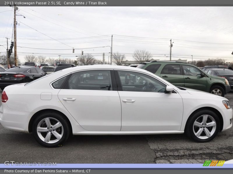 Candy White / Titan Black 2013 Volkswagen Passat 2.5L SE