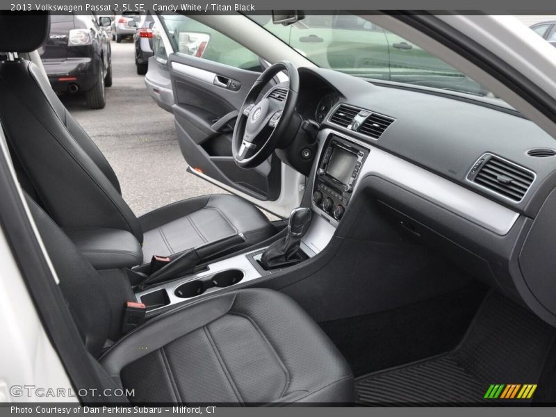 Candy White / Titan Black 2013 Volkswagen Passat 2.5L SE