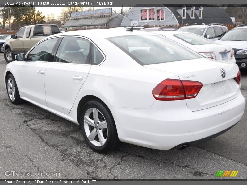 Candy White / Titan Black 2013 Volkswagen Passat 2.5L SE