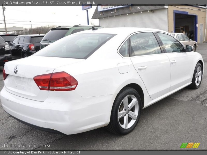 Candy White / Titan Black 2013 Volkswagen Passat 2.5L SE