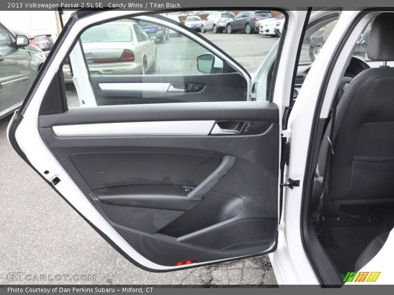 Candy White / Titan Black 2013 Volkswagen Passat 2.5L SE