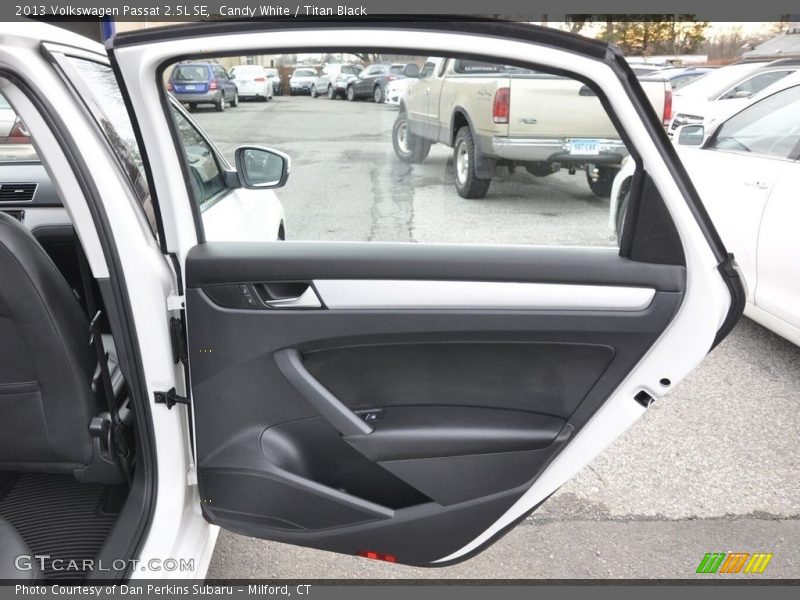 Candy White / Titan Black 2013 Volkswagen Passat 2.5L SE