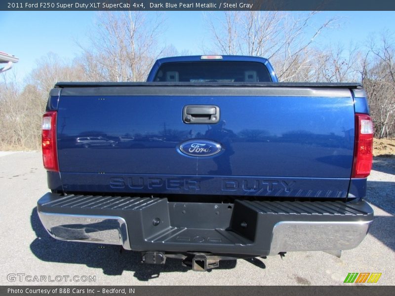 Dark Blue Pearl Metallic / Steel Gray 2011 Ford F250 Super Duty XLT SuperCab 4x4