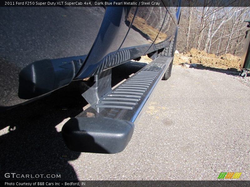 Dark Blue Pearl Metallic / Steel Gray 2011 Ford F250 Super Duty XLT SuperCab 4x4