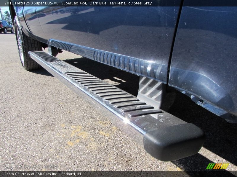 Dark Blue Pearl Metallic / Steel Gray 2011 Ford F250 Super Duty XLT SuperCab 4x4