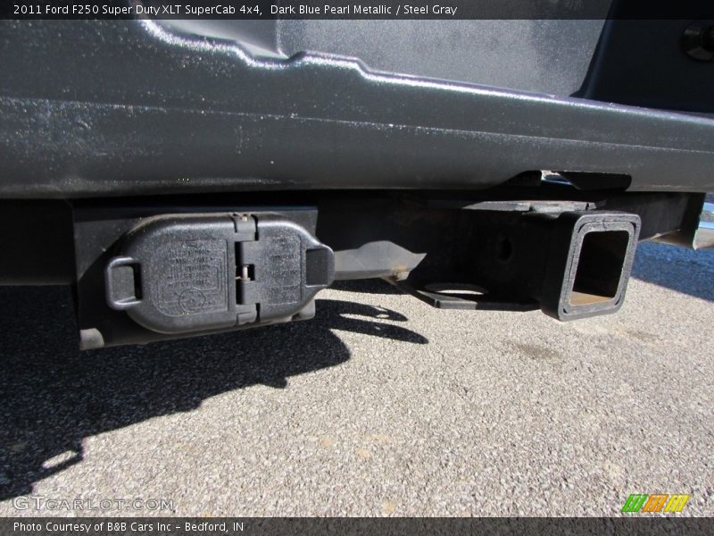 Dark Blue Pearl Metallic / Steel Gray 2011 Ford F250 Super Duty XLT SuperCab 4x4