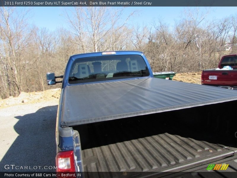Dark Blue Pearl Metallic / Steel Gray 2011 Ford F250 Super Duty XLT SuperCab 4x4