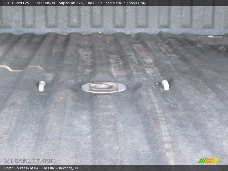 Dark Blue Pearl Metallic / Steel Gray 2011 Ford F250 Super Duty XLT SuperCab 4x4