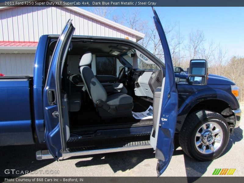 Dark Blue Pearl Metallic / Steel Gray 2011 Ford F250 Super Duty XLT SuperCab 4x4