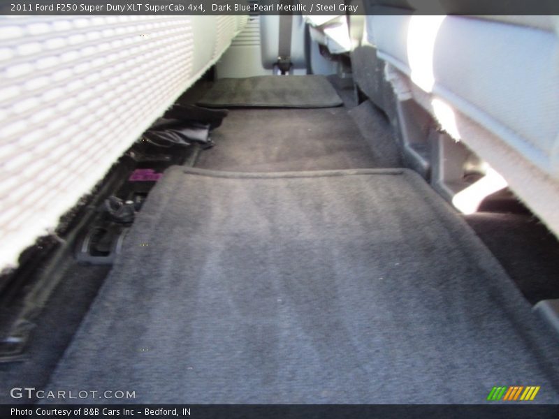 Dark Blue Pearl Metallic / Steel Gray 2011 Ford F250 Super Duty XLT SuperCab 4x4