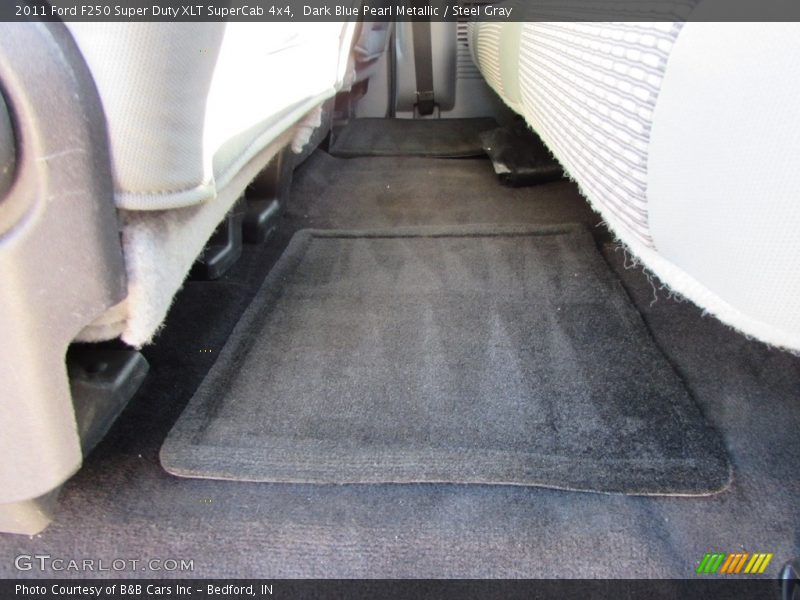 Dark Blue Pearl Metallic / Steel Gray 2011 Ford F250 Super Duty XLT SuperCab 4x4