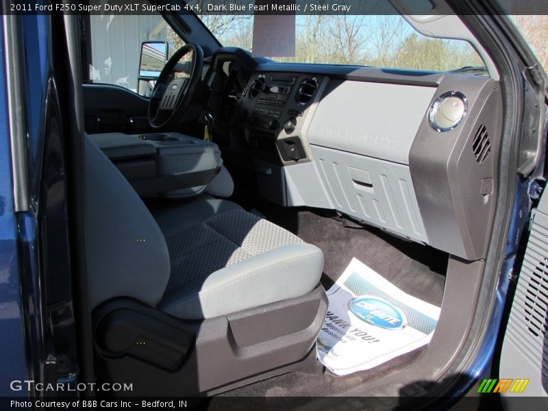 Dark Blue Pearl Metallic / Steel Gray 2011 Ford F250 Super Duty XLT SuperCab 4x4