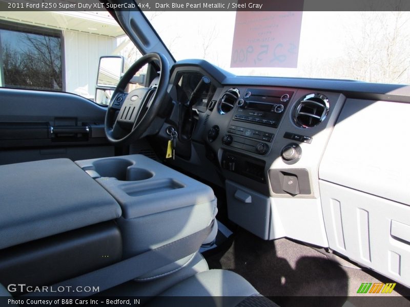 Dark Blue Pearl Metallic / Steel Gray 2011 Ford F250 Super Duty XLT SuperCab 4x4