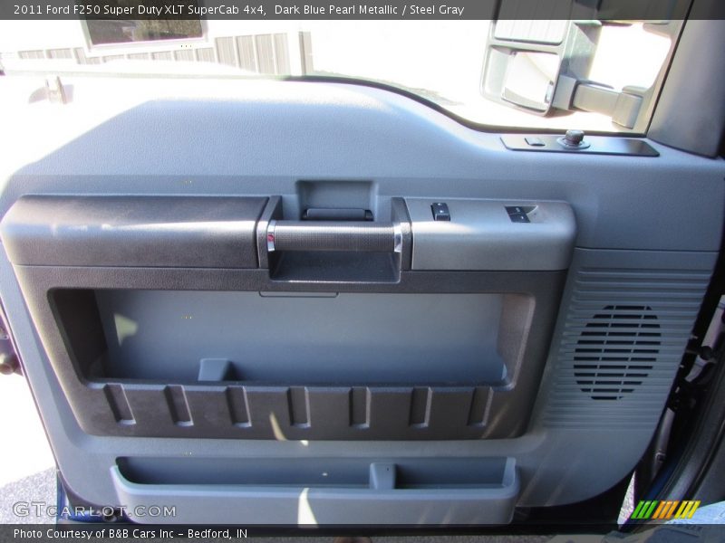 Dark Blue Pearl Metallic / Steel Gray 2011 Ford F250 Super Duty XLT SuperCab 4x4