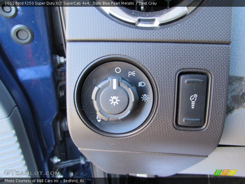 Dark Blue Pearl Metallic / Steel Gray 2011 Ford F250 Super Duty XLT SuperCab 4x4
