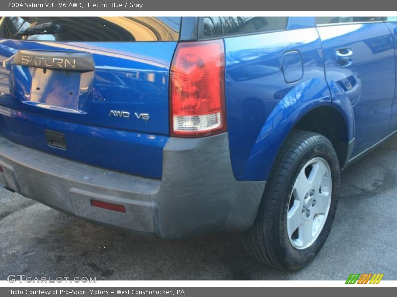 Electric Blue / Gray 2004 Saturn VUE V6 AWD