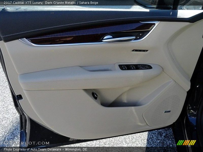 Dark Granite Metallic / Sahara Beige 2017 Cadillac XT5 Luxury