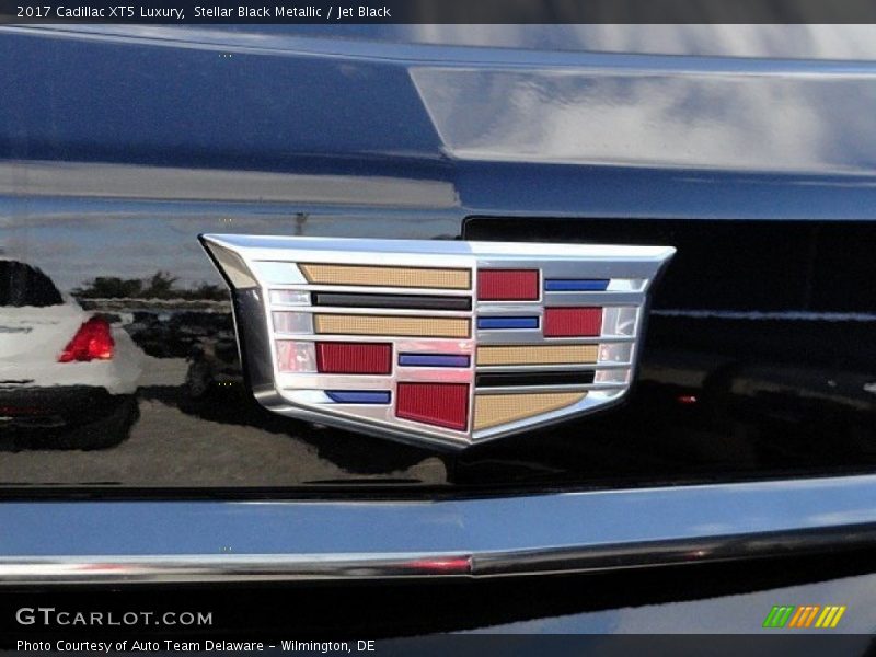 Stellar Black Metallic / Jet Black 2017 Cadillac XT5 Luxury