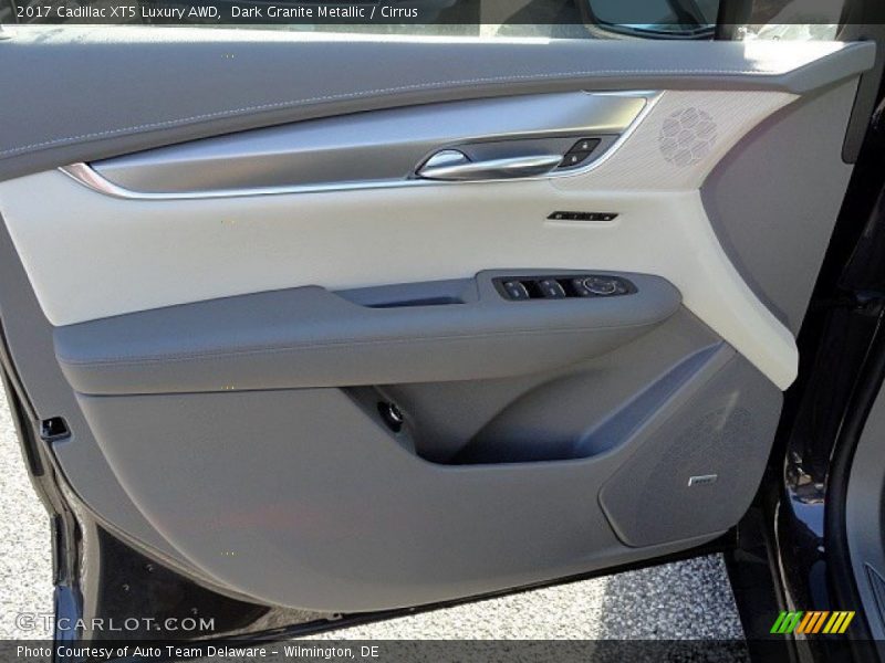 Dark Granite Metallic / Cirrus 2017 Cadillac XT5 Luxury AWD