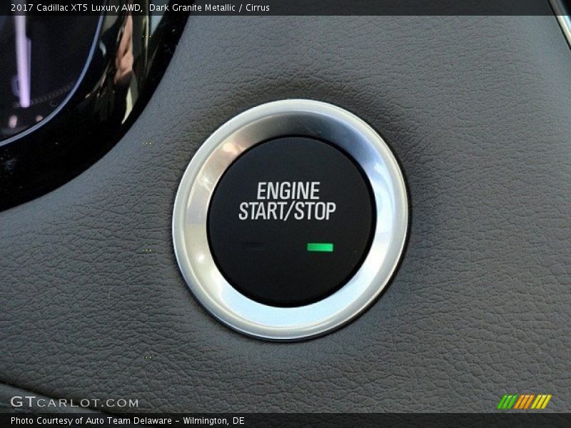 Dark Granite Metallic / Cirrus 2017 Cadillac XT5 Luxury AWD