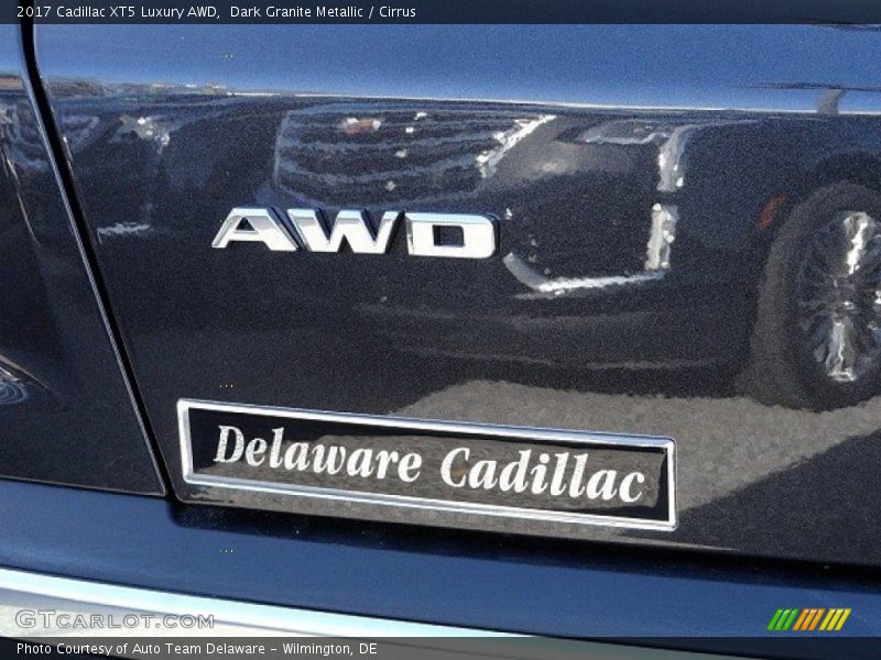 Dark Granite Metallic / Cirrus 2017 Cadillac XT5 Luxury AWD