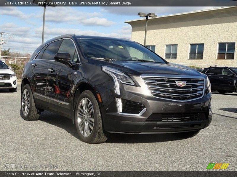 Front 3/4 View of 2017 XT5 Premium Luxury