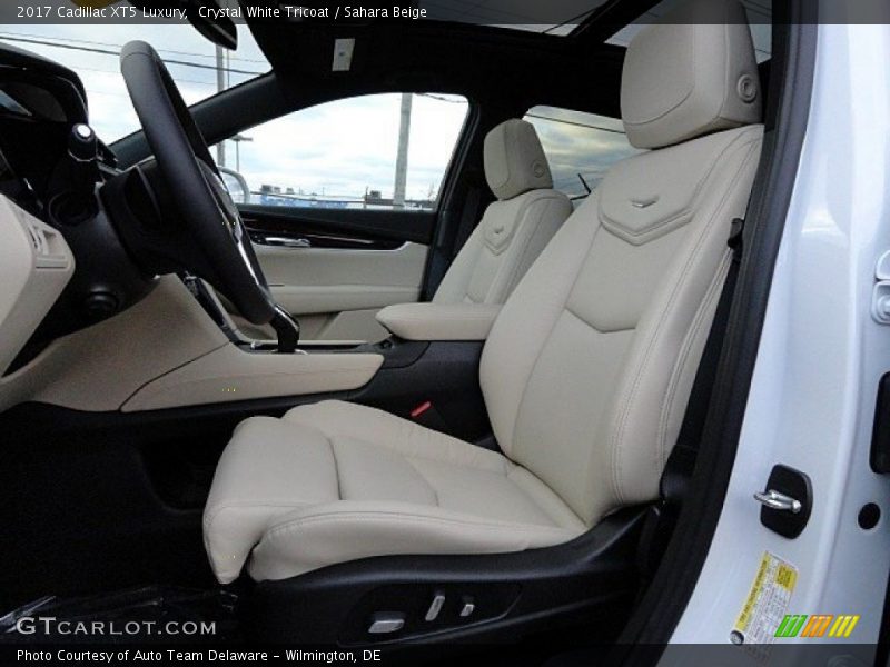 Crystal White Tricoat / Sahara Beige 2017 Cadillac XT5 Luxury