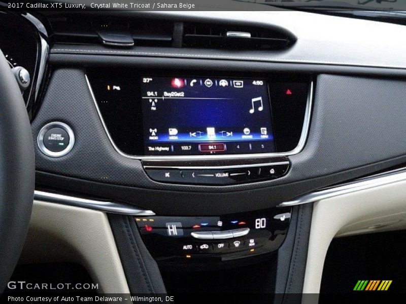 Crystal White Tricoat / Sahara Beige 2017 Cadillac XT5 Luxury