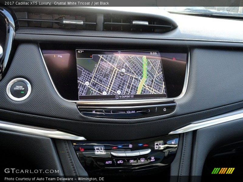 Crystal White Tricoat / Jet Black 2017 Cadillac XT5 Luxury
