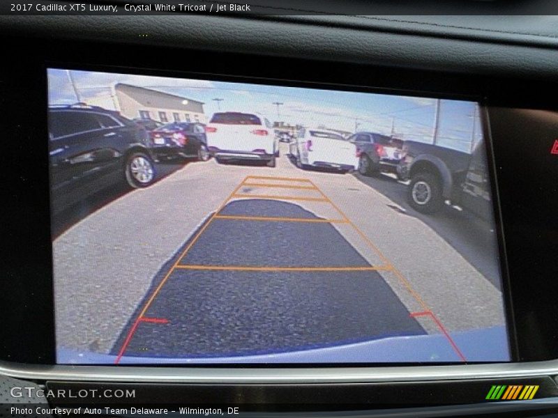Crystal White Tricoat / Jet Black 2017 Cadillac XT5 Luxury