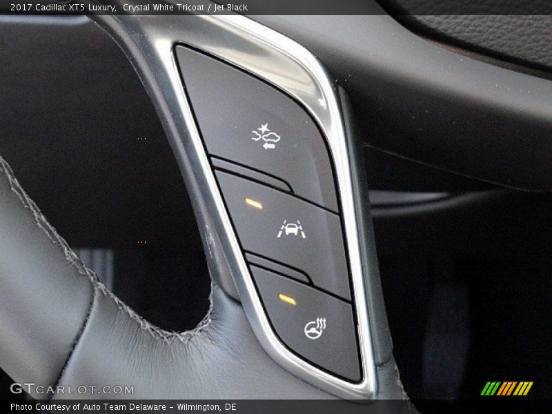 Crystal White Tricoat / Jet Black 2017 Cadillac XT5 Luxury