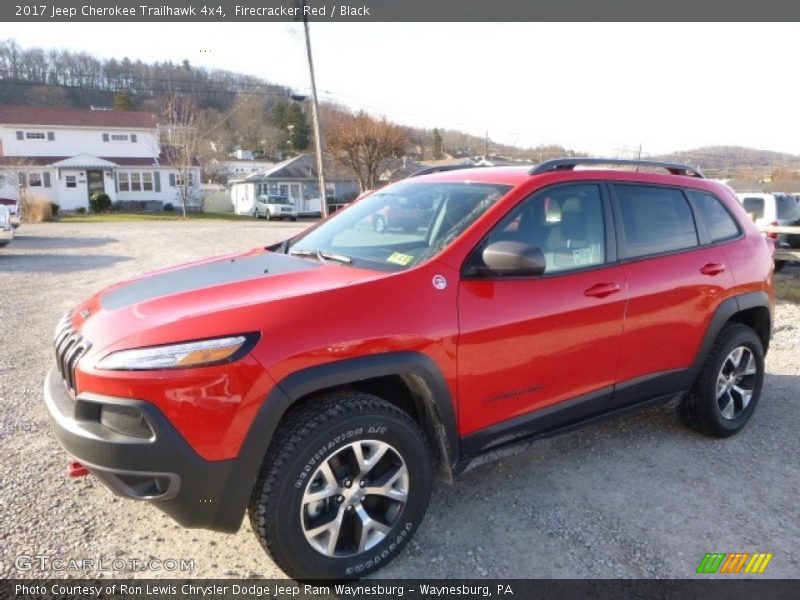 Firecracker Red / Black 2017 Jeep Cherokee Trailhawk 4x4