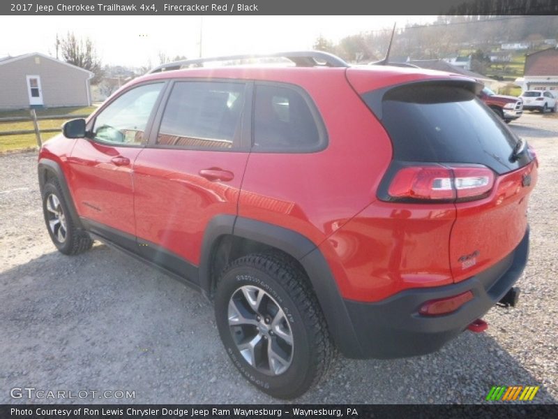 Firecracker Red / Black 2017 Jeep Cherokee Trailhawk 4x4