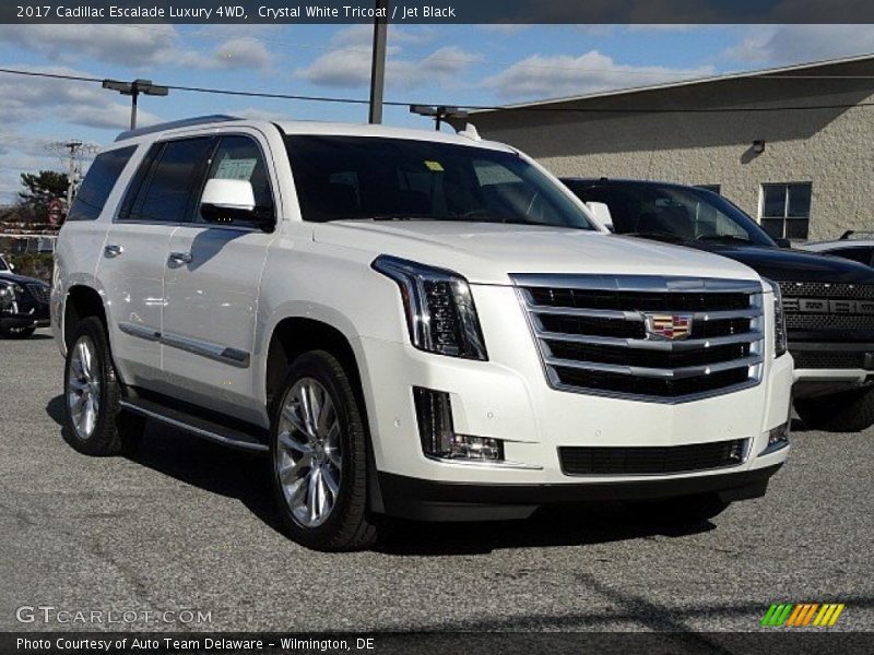 Front 3/4 View of 2017 Escalade Luxury 4WD