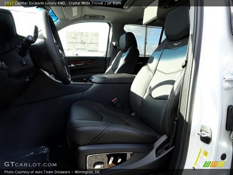 Crystal White Tricoat / Jet Black 2017 Cadillac Escalade Luxury 4WD